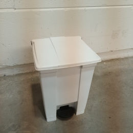 Rubbermaid Waste Bin
